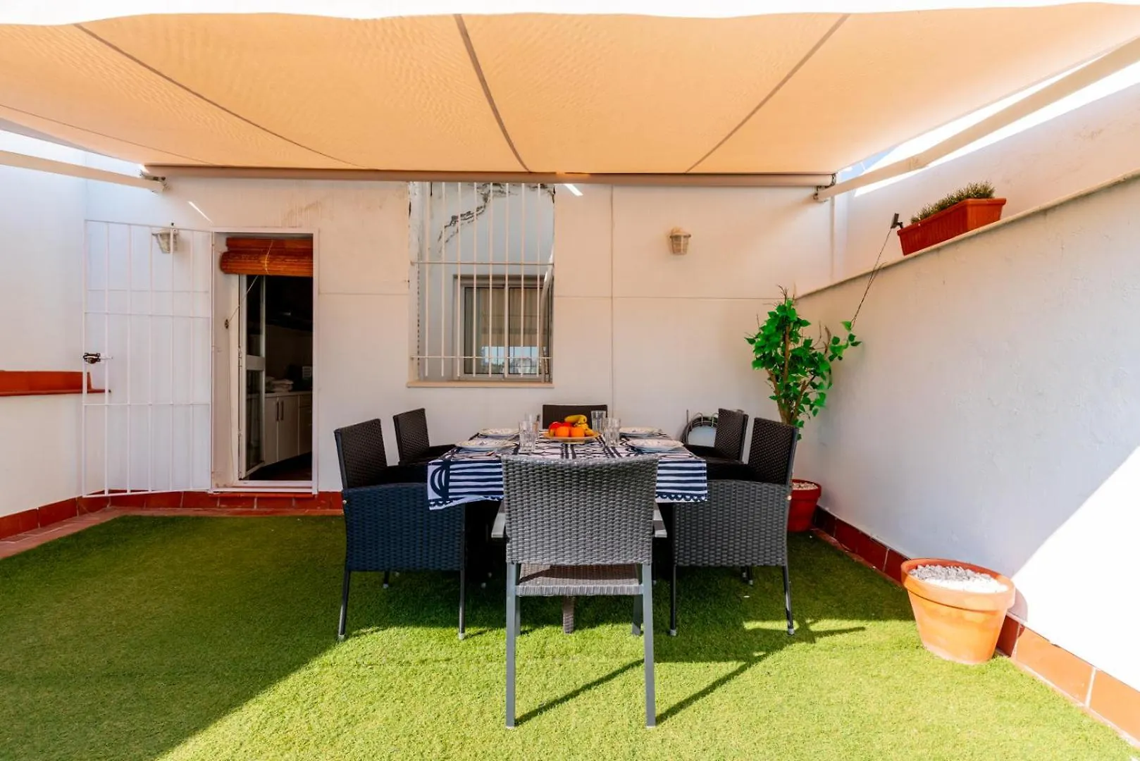 Apartment Atgr Luminoso Atico Con Terraza, Calle Antonia Diaz Seville Spain