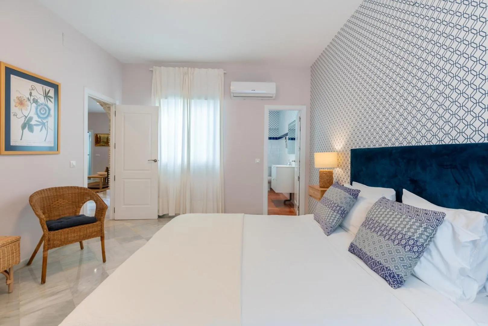 Apartment Atgr Luminoso Atico Con Terraza, Calle Antonia Diaz Seville