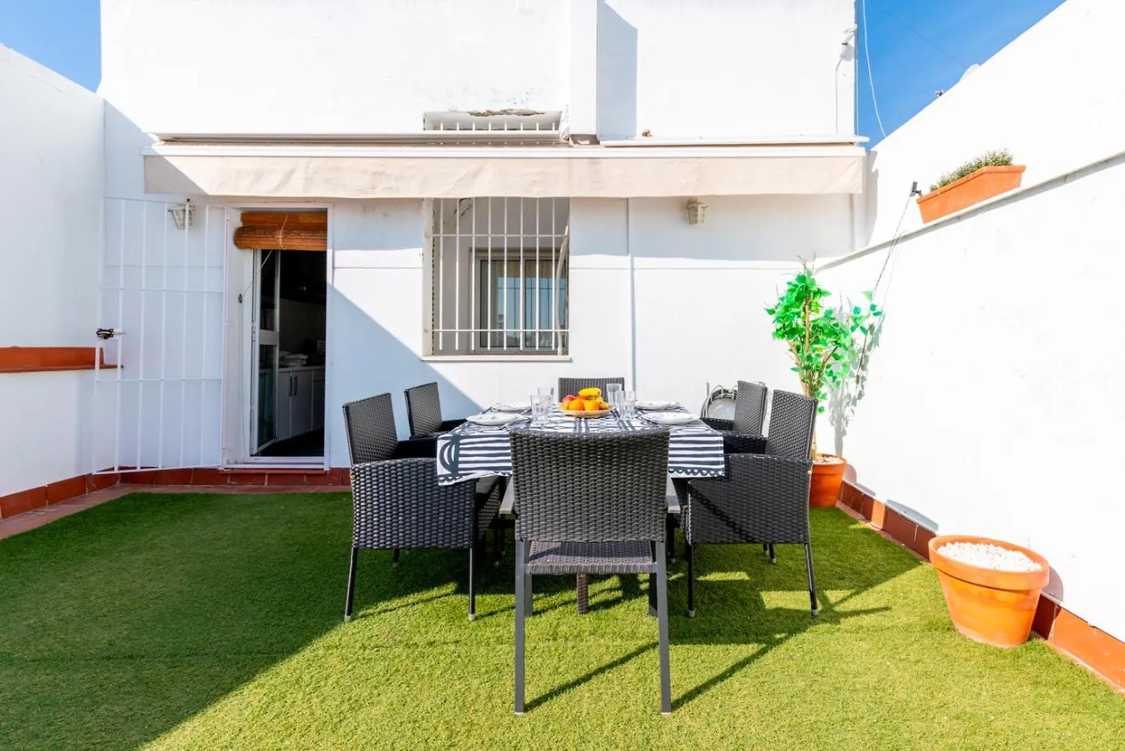 Apartment Atgr Luminoso Atico Con Terraza, Calle Antonia Diaz Seville Spain